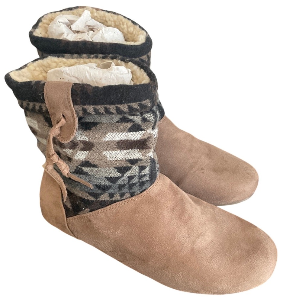 Bearpaw Women Packable Travel Bootie Tan Faux Suede Fur Geometric 8 5166953F0080